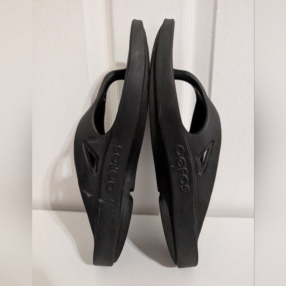 Oofos Men’s Size 11 / W13 Ooriginal Thong Recovery Flip Flop Sandals Black Shoes - Picture 2 of 5